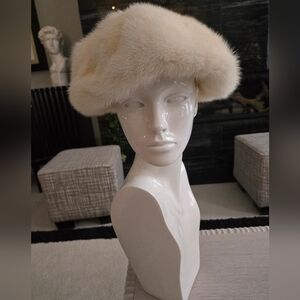 Mink Hat Med Allan Cherry